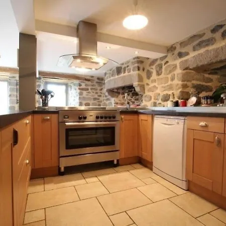 Semesterbostad Familial Restaure Avec Jardin Clos, Equipements Bebe, Animaux Acceptes, Proche St-julien-chapteuil - Fr-1-582-296