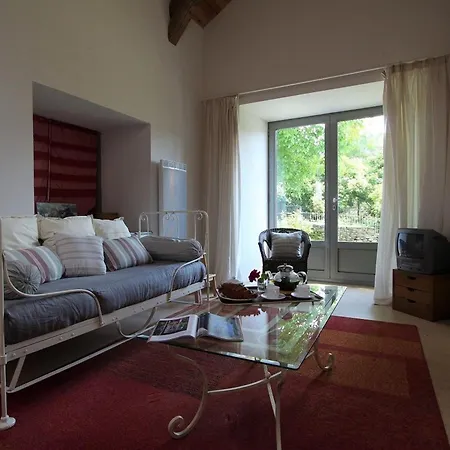 Familial Restaure Avec Jardin Clos, Equipements Bebe, Animaux Acceptes, Proche St-julien-chapteuil - Fr-1-582-296 *